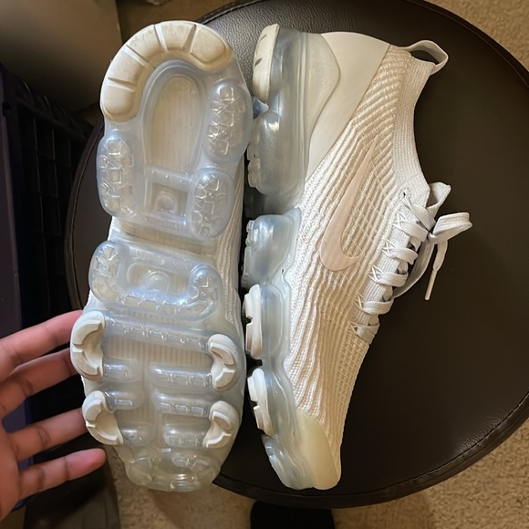 Nike Mens 11 Air Vapormax 2021 FK Flyknit Running Shoes AJ690-102 Pure Platinum - Picture 4 of 4